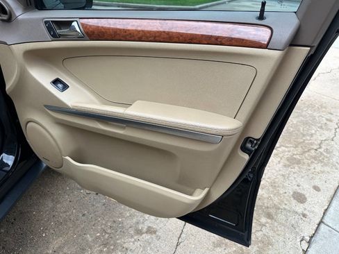 Used 2008 Mercedes-Benz ML 320 4MATIC w/ P1 Pkg image 39