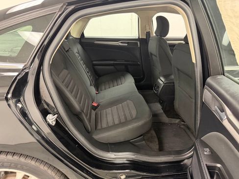 Used 2018 Ford Fusion SE w/ Fusion SE Technology Package FWD image 13