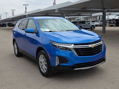 Used 2024 Chevrolet Equinox LT FWD image 2
