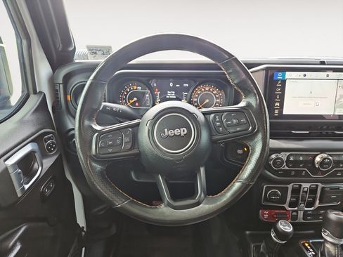 Used 2024 Jeep Gladiator Mojave w/ Convenience Group AWD/4WD image 12