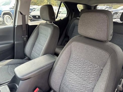 Used 2024 Chevrolet Equinox LT image 11