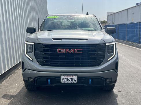 Used 2025 GMC Sierra 1500 Elevation AWD/4WD image 2