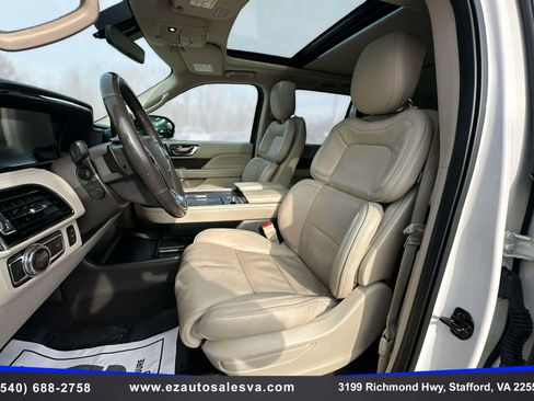 Used 2018 Lincoln Navigator Select image 13