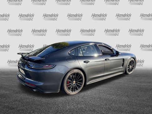 Used 2023 Porsche Panamera GTS image 9