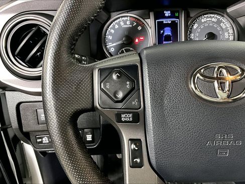 Used 2020 Toyota Tacoma TRD Sport image 18