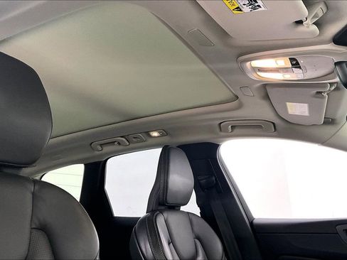 Used 2023 Volvo XC60 T8 Ultimate w/ Climate Package image 19