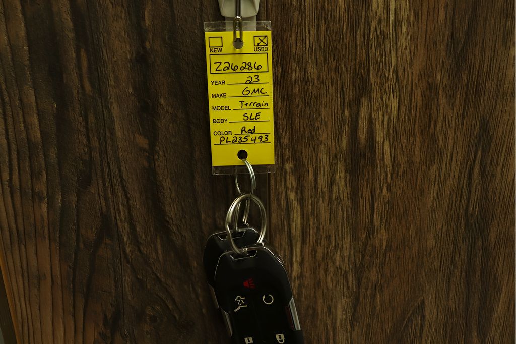 Used 2023 GMC Terrain SLE w/ Driver Convenience Package FWD image 37