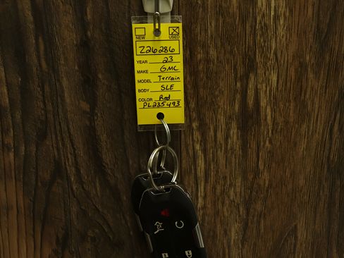 Used 2023 GMC Terrain SLE w/ Driver Convenience Package FWD image 37