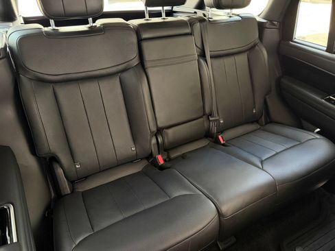 Used 2022 Land Rover Range Rover SE AWD/4WD image 19