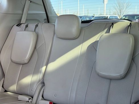 Used 2017 Chrysler Pacifica Limited image 39