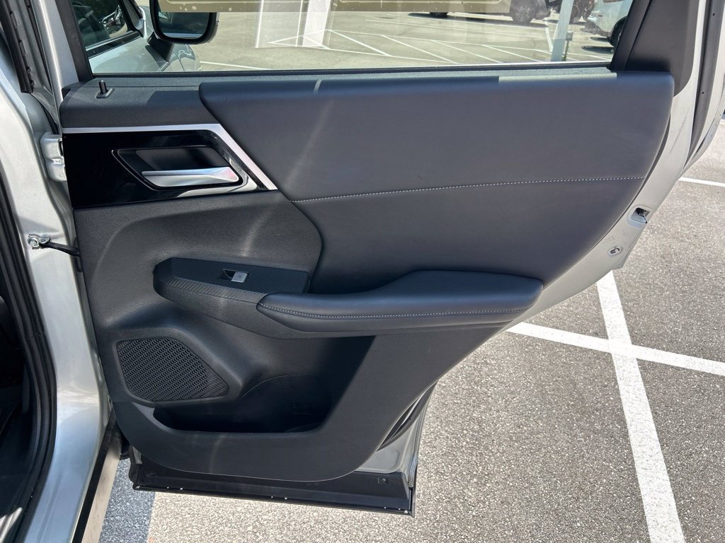 Used 2024 Mitsubishi Outlander SE FWD image 46