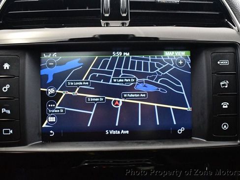 Used 2017 Jaguar XE Premium image 36