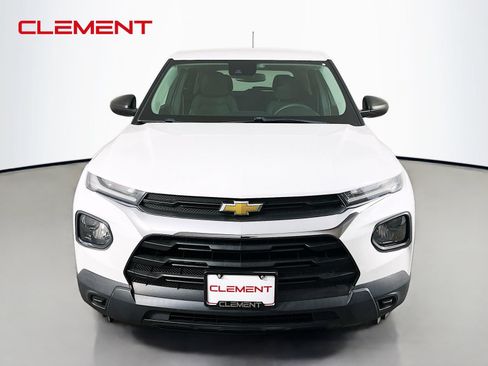 Used 2021 Chevrolet TrailBlazer LS FWD image 2