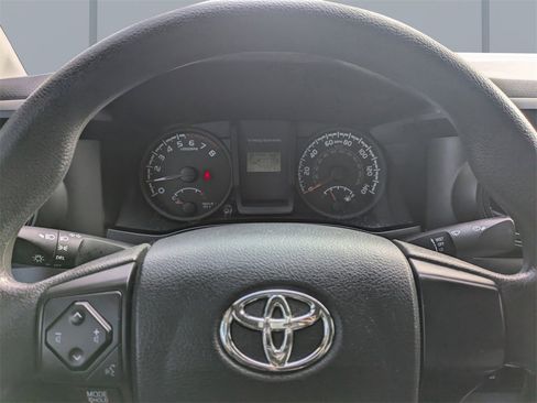 Used 2017 Toyota Tacoma SR image 28