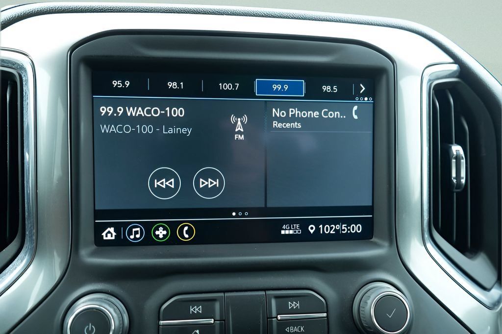 Used 2022 Chevrolet Silverado 1500 LT AWD/4WD image 23