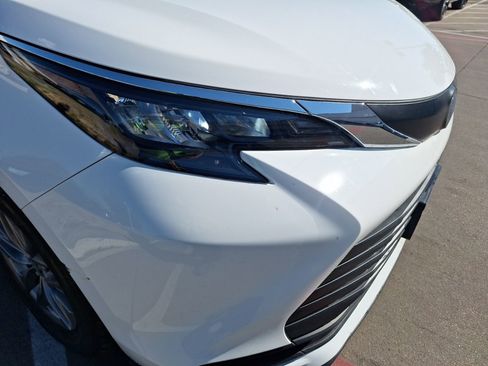 Used 2024 Toyota Sienna LE w/ LE Plus Package image 10