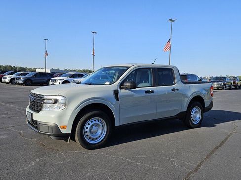 Used 2022 Ford Maverick XL image 3