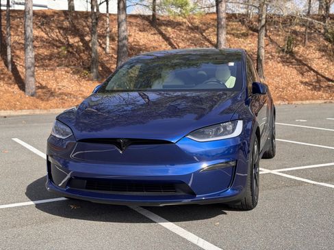 Used 2023 Tesla Model X image 3
