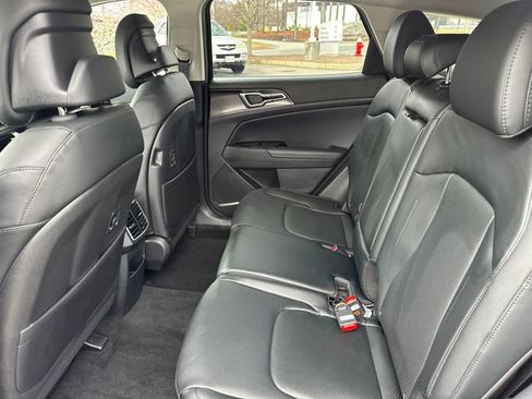 Used 2025 Kia Sportage EX FWD image 15