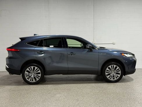 Used 2021 Toyota Venza XLE AWD/4WD image 5