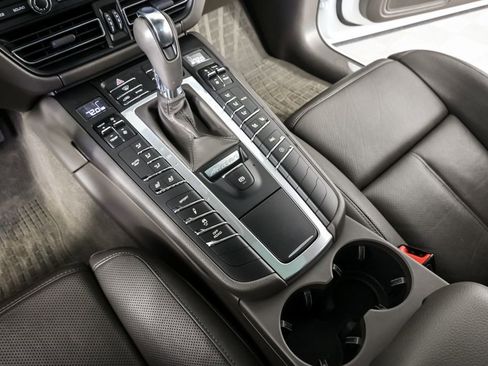 Used 2019 Porsche Macan S image 18
