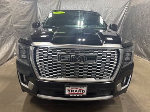 Used 2021 GMC Yukon Denali w/ Denali Premium Package AWD/4WD image 9