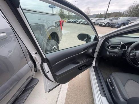 Used 2024 Toyota Camry LE w/ Convenience Package image 15