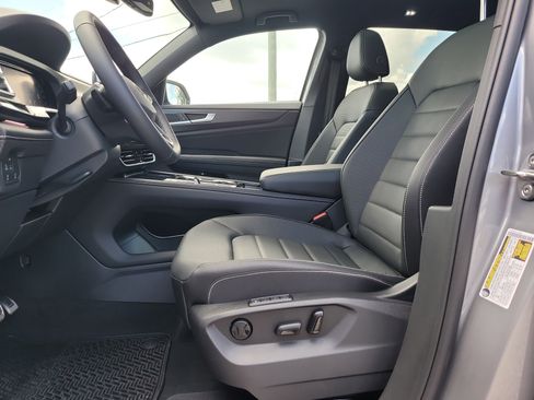 New 2025 Volkswagen Atlas Cross Sport SEL R-Line AWD/4WD image 18