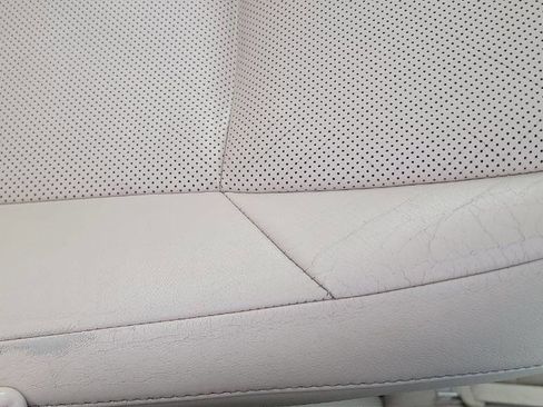 Used 2013 Lexus ES 300h image 30