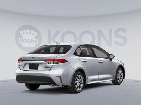 Used 2024 Toyota Corolla SE image 2