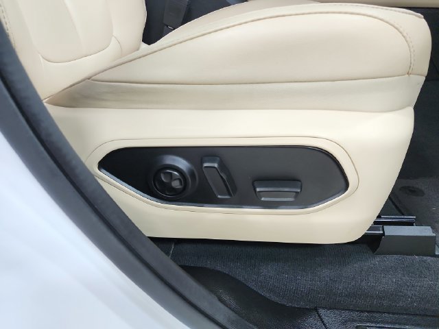 Used 2024 Jeep Grand Cherokee Limited AWD/4WD image 40