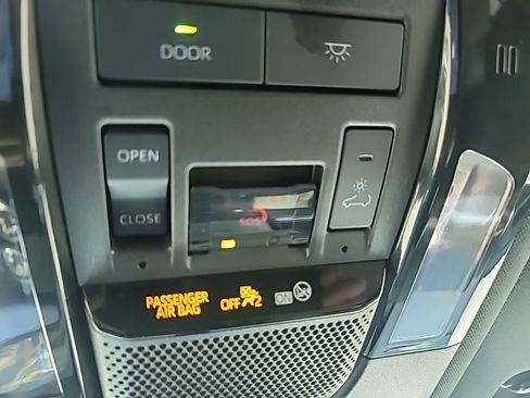 Used 2024 Lexus GX 550 w/ Accessory Package (Z1) image 29