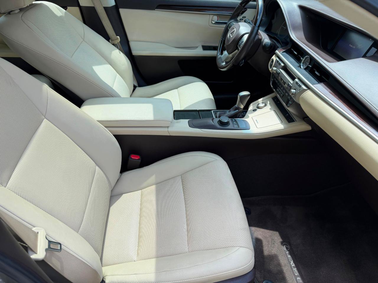 Used 2016 Lexus ES 350 w/ Premium Package w/Wood Trim FWD image 25