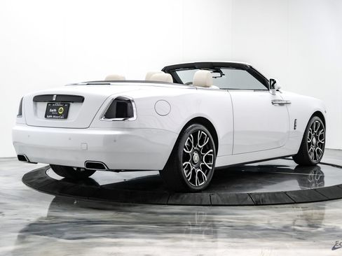 Used 2017 Rolls-Royce Dawn RWD image 20