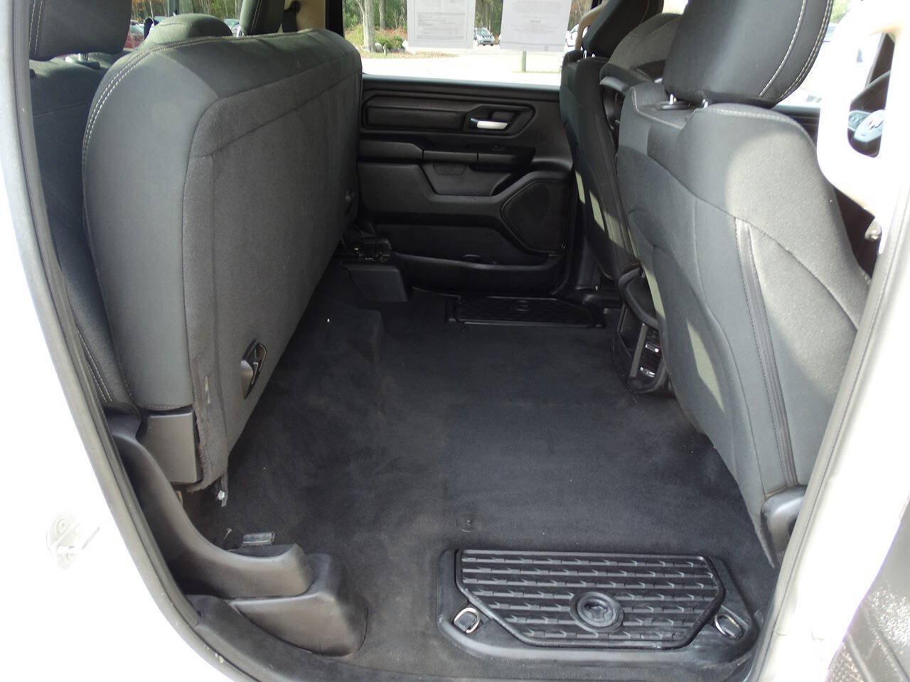 Used 2019 RAM 1500 4x4 Crew Cab Tradesman w/ SXT Appearance Group image 29
