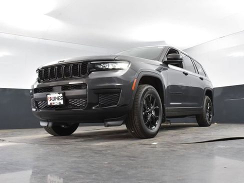 Used 2025 Jeep Grand Cherokee L Altitude image 51