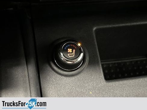 Used 2017 Nissan Titan Platinum Reserve image 8