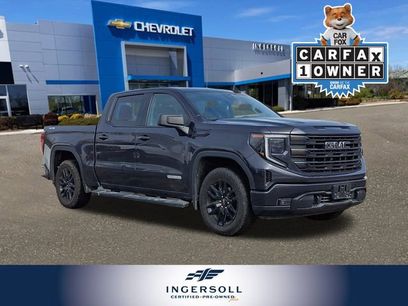 Used 2022 GMC Sierra 1500 Elevation w/ LPO, Elevation Black Package