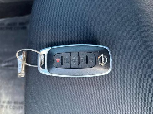 Used 2025 Nissan Pathfinder SV FWD image 18