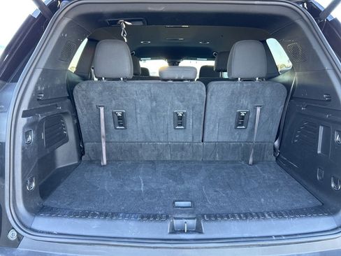 Used 2025 GMC Acadia Elevation image 7