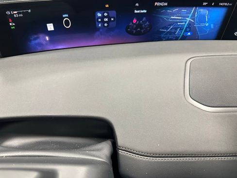 Used 2025 Lincoln Navigator Reserve image 24