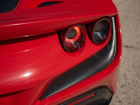 Used 2021 Ferrari F8 Tributo RWD image 25