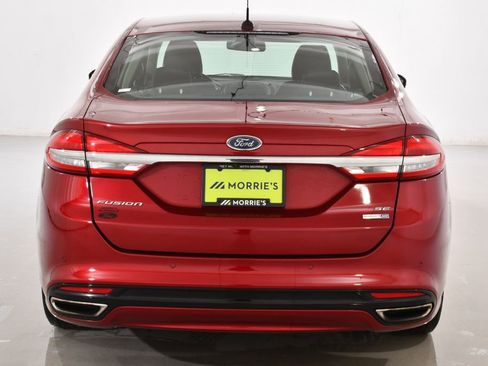 Used 2017 Ford Fusion SE w/ Fusion SE Technology Package image 13