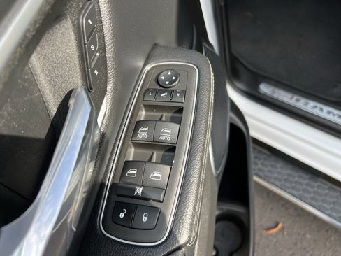 Used 2022 RAM 1500 Laramie image 10