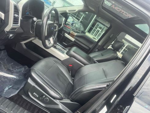 Used 2017 Ford F150 Lariat w/ Equipment Group 502A Luxury AWD/4WD image 18