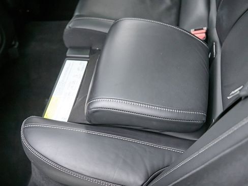 Used 2023 Volvo XC60 B6 Ultimate w/ Protection Package Premier image 21