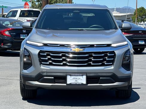 Used 2025 Chevrolet Equinox LT AWD/4WD image 9