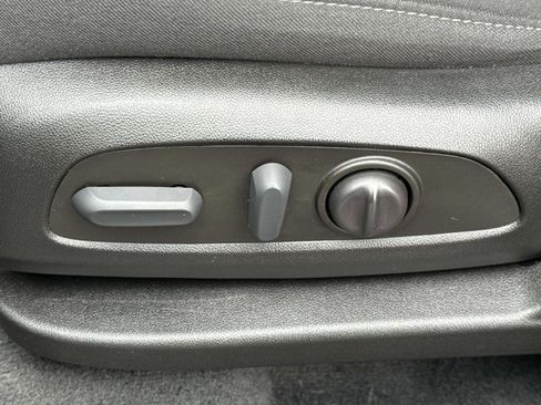 Used 2023 Chevrolet Traverse LT w/ LPO, Floor Liner Package image 15