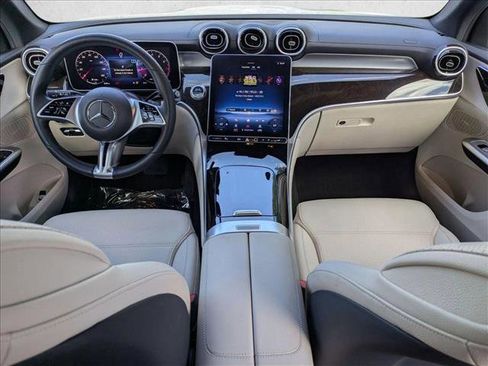 Certified 2023 Mercedes-Benz GLC 300 image 17