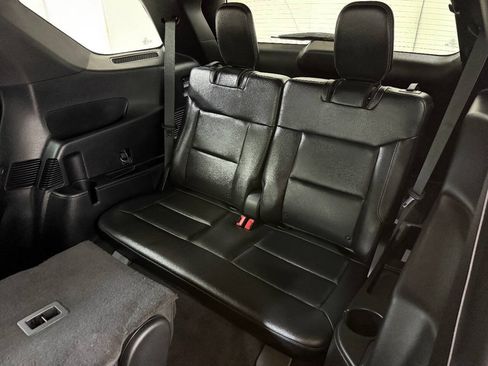 Used 2020 Ford Explorer XLT w/ Equipment Group 202A RWD image 29